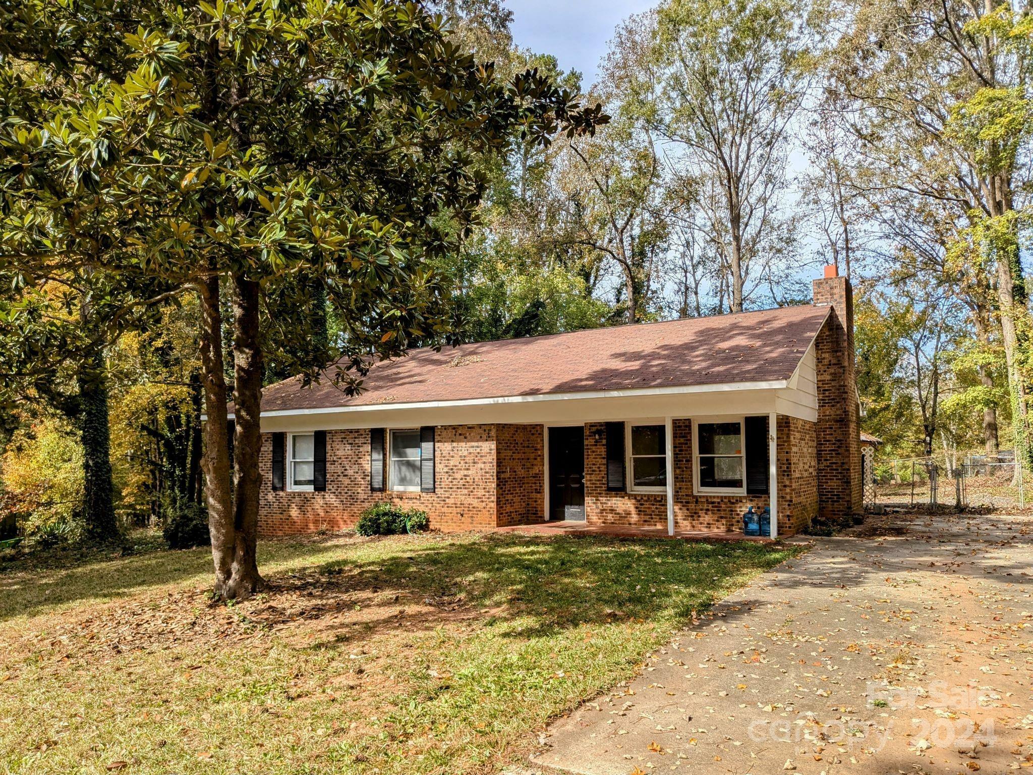 Property Photo:  1301 Sharon Drive  NC 28173 