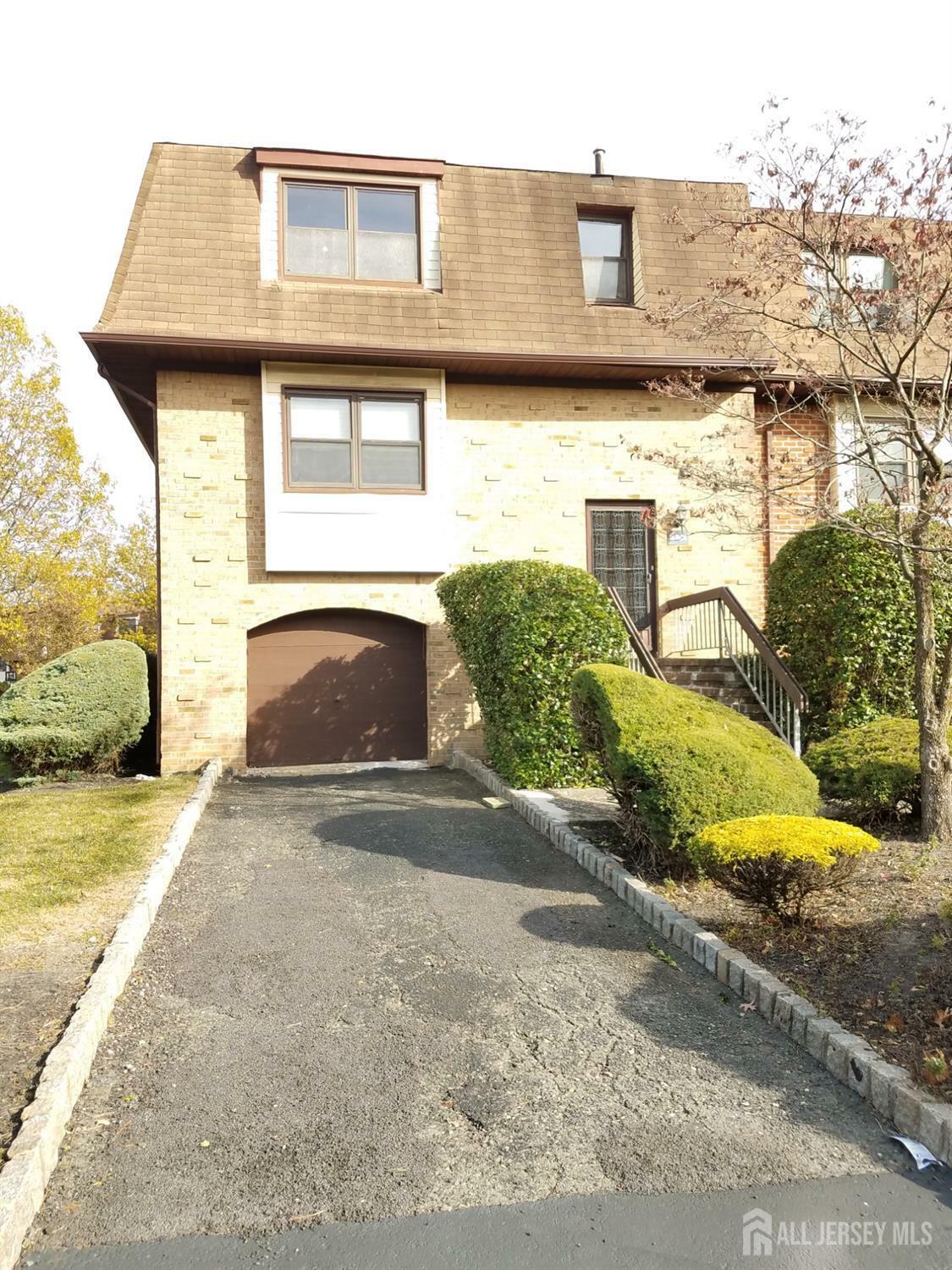 4301 N Oaks Boulevard N  North Brunswick NJ 08902 photo