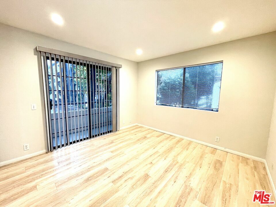 Property Photo:  10960   Bluffside Dr 101  CA 91604 