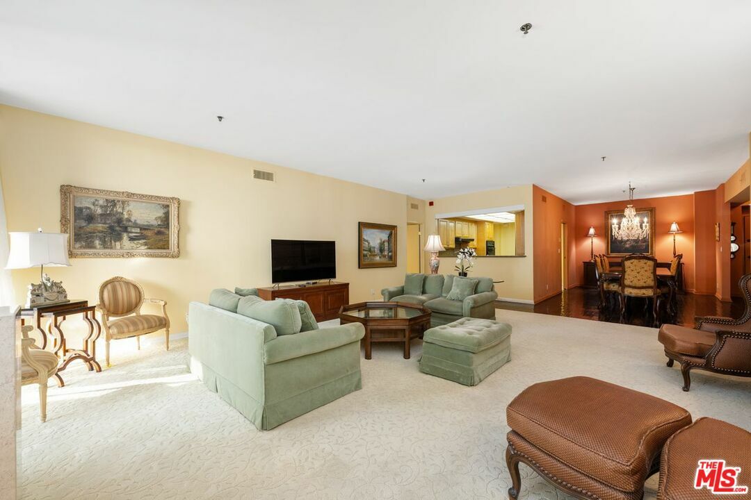 Property Photo:  10660   Wilshire Blvd 1102  CA 90024 