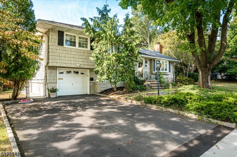 Property Photo:  26 Lexington Dr  NJ 08840 