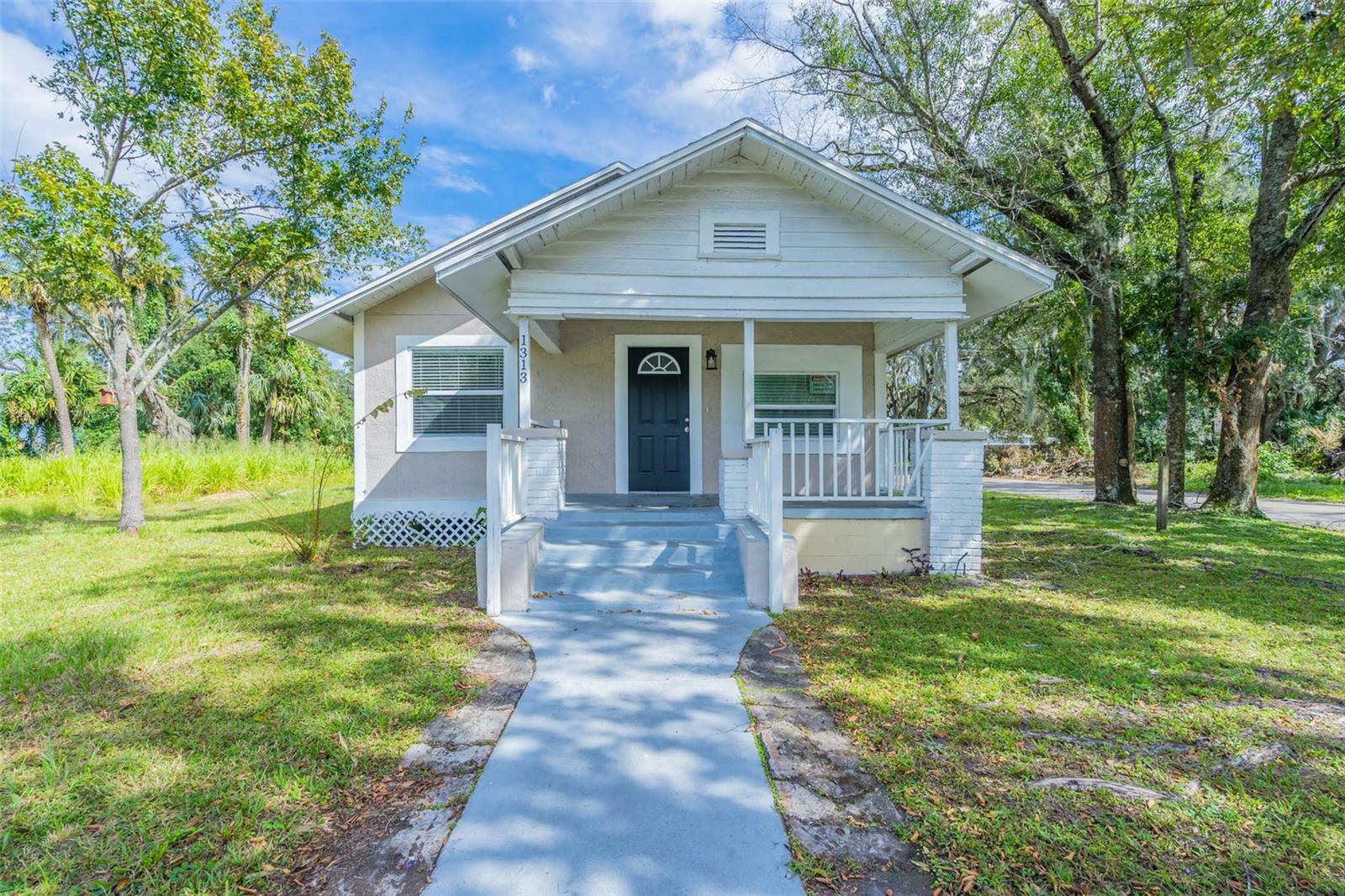 Property Photo:  1313 Olive Avenue  FL 32771 