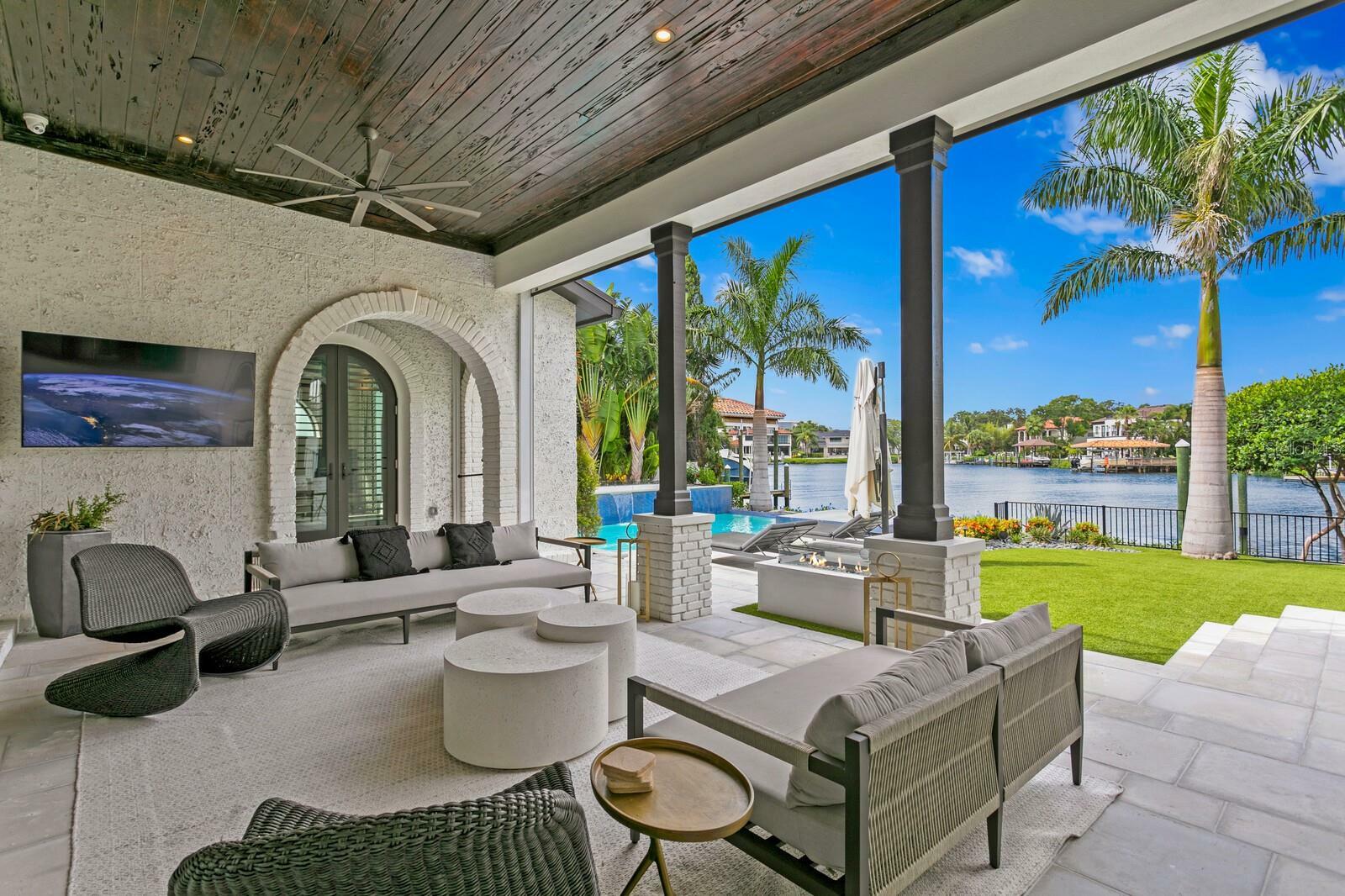Property Photo: 36 W Spanish Main Street FL 33609