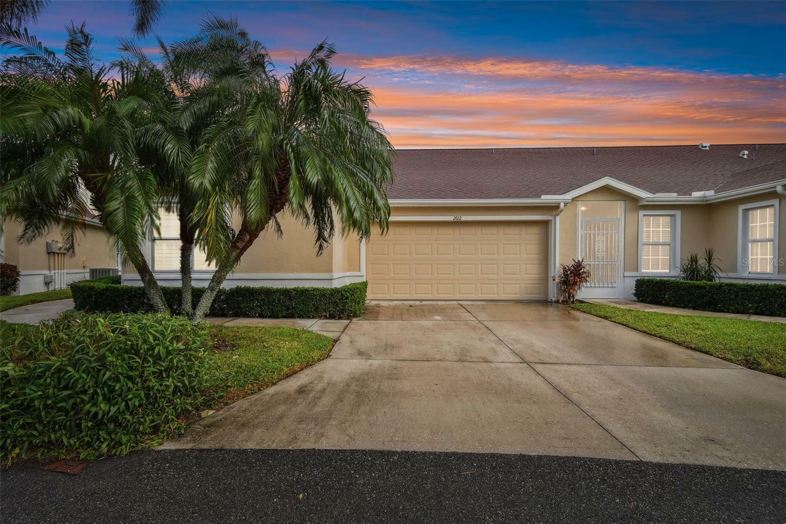 Property Photo:  2612 Edgewater Court  FL 34221 