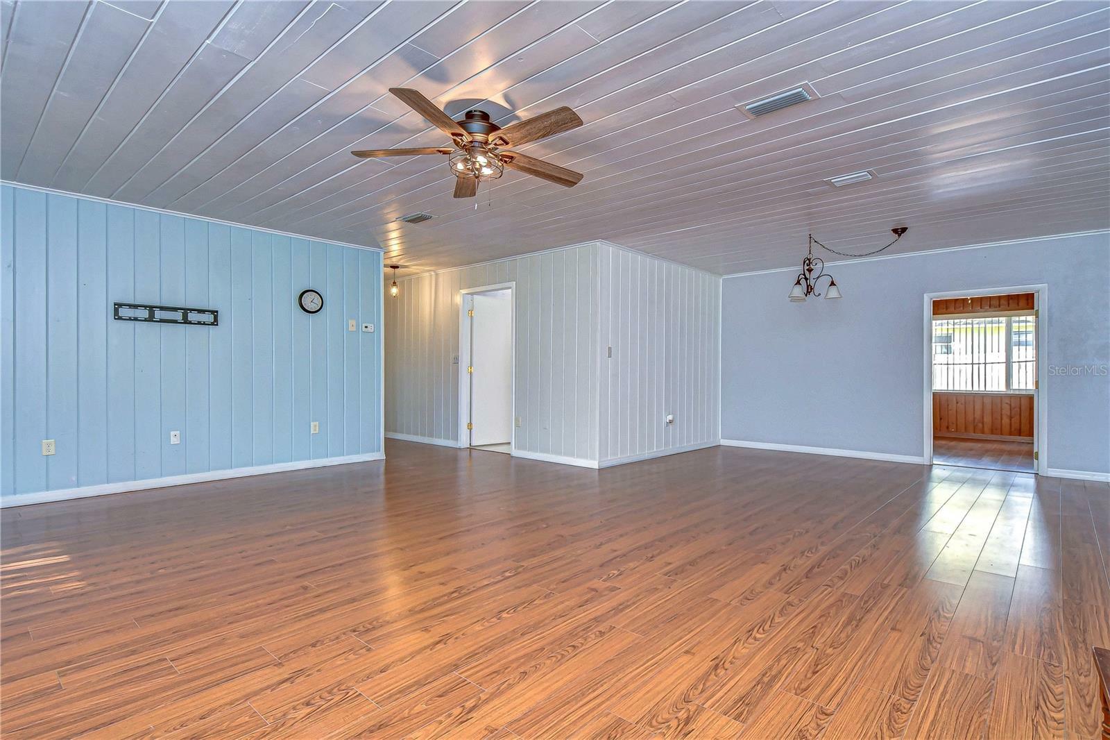 Property Photo:  33137 Cercelia Road  FL 33523 