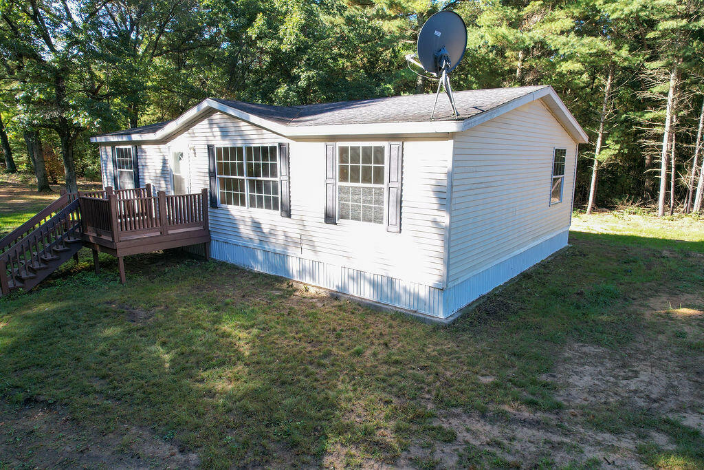 Property Photo:  1124 Evergreen Ct  WI 53936 