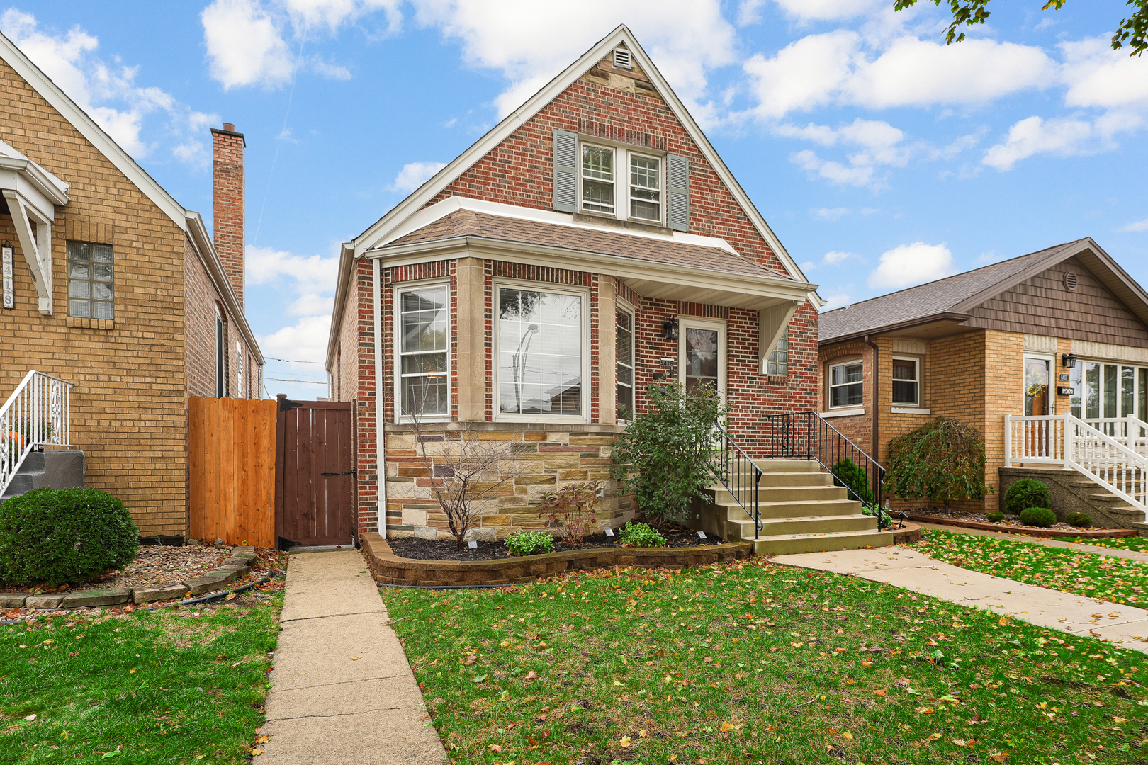 Property Photo:  5416 S Rutherford Avenue  IL 60638 