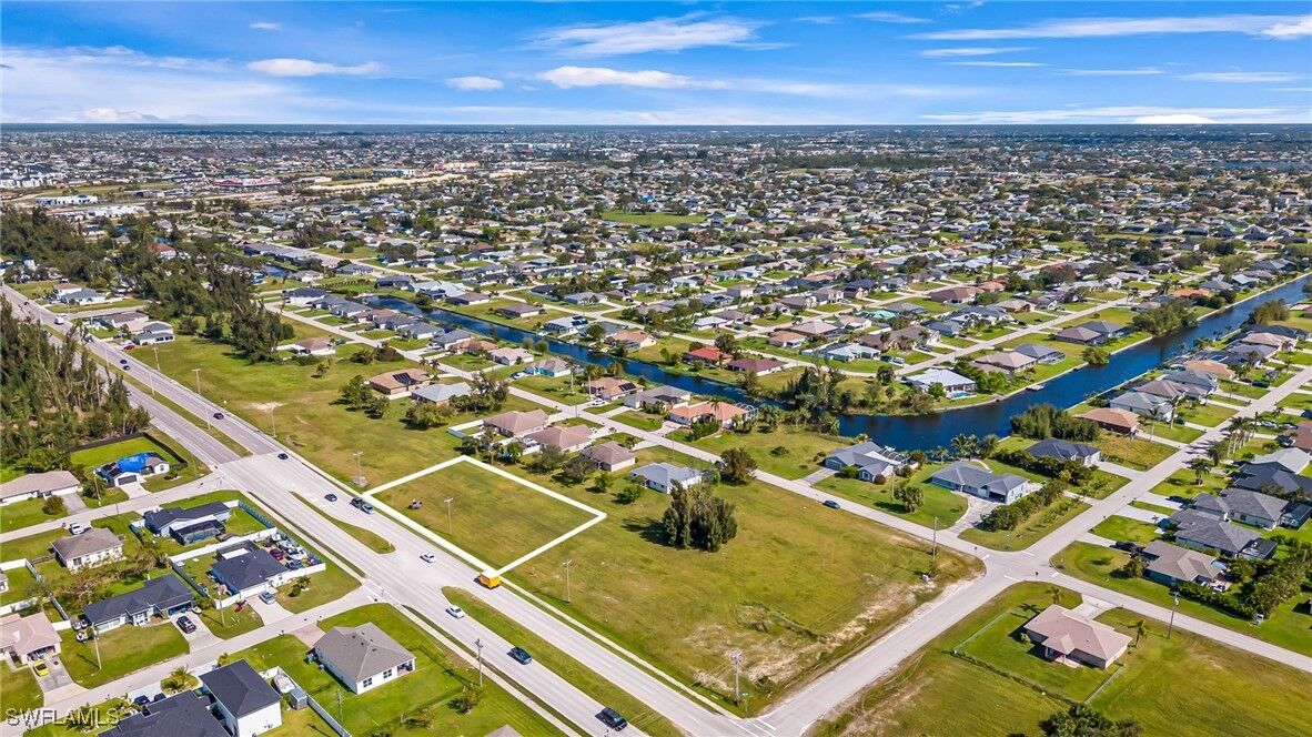 Property Photo:  1213 Chiquita Boulevard S  FL 33991 
