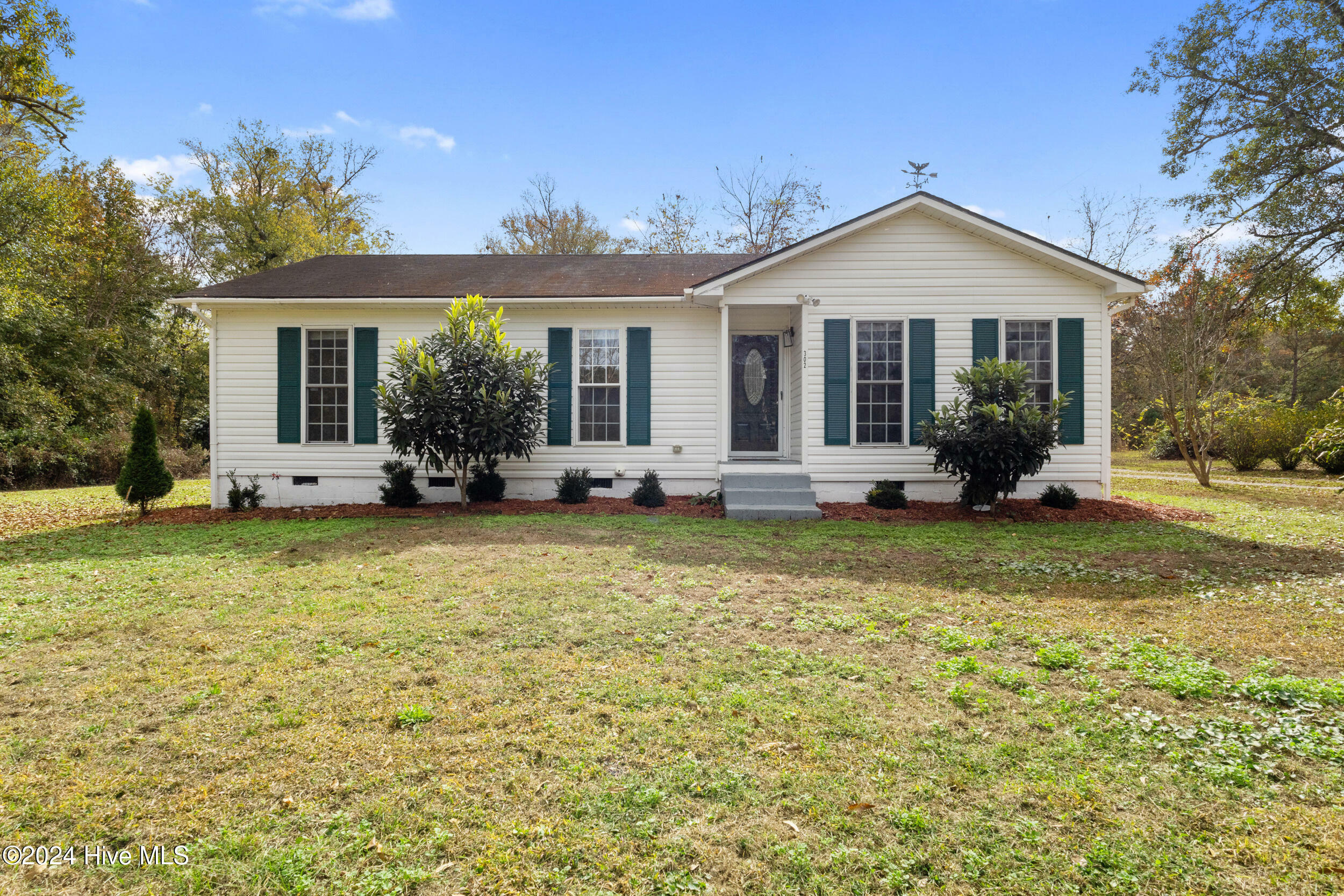 Property Photo:  302 Thankful Road  NC 28457 