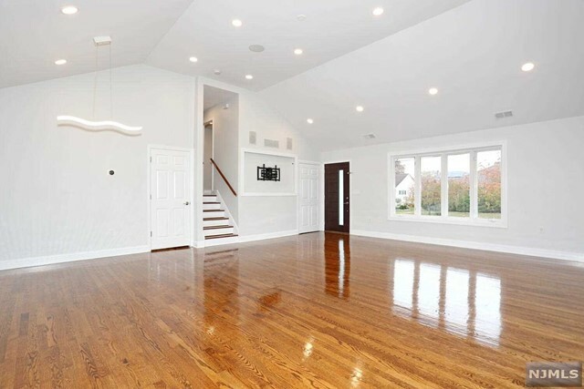 Property Photo:  19 Dalewood Road  NJ 07013 