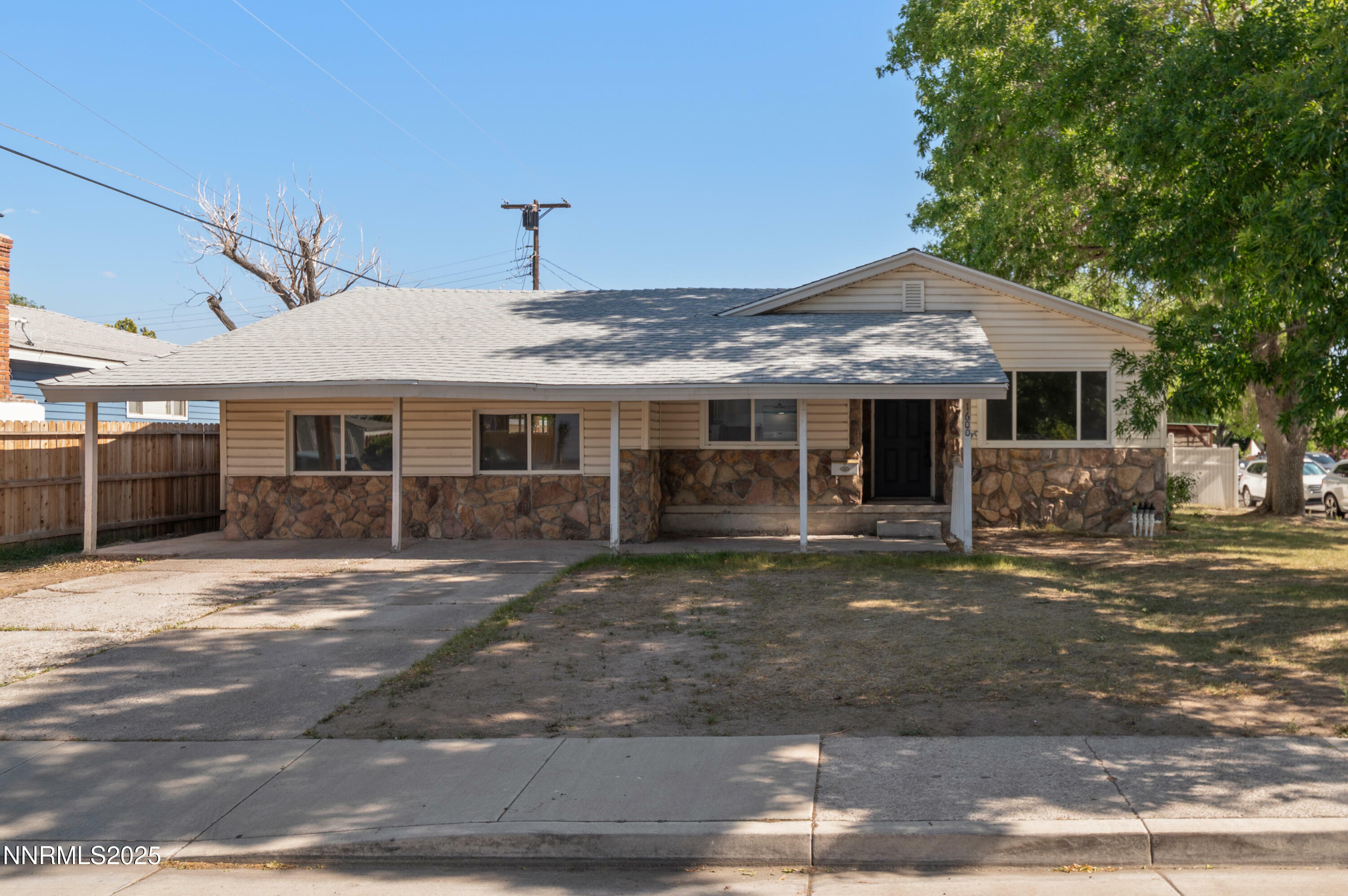 Property Photo: 1600 Duke Way NV 89502