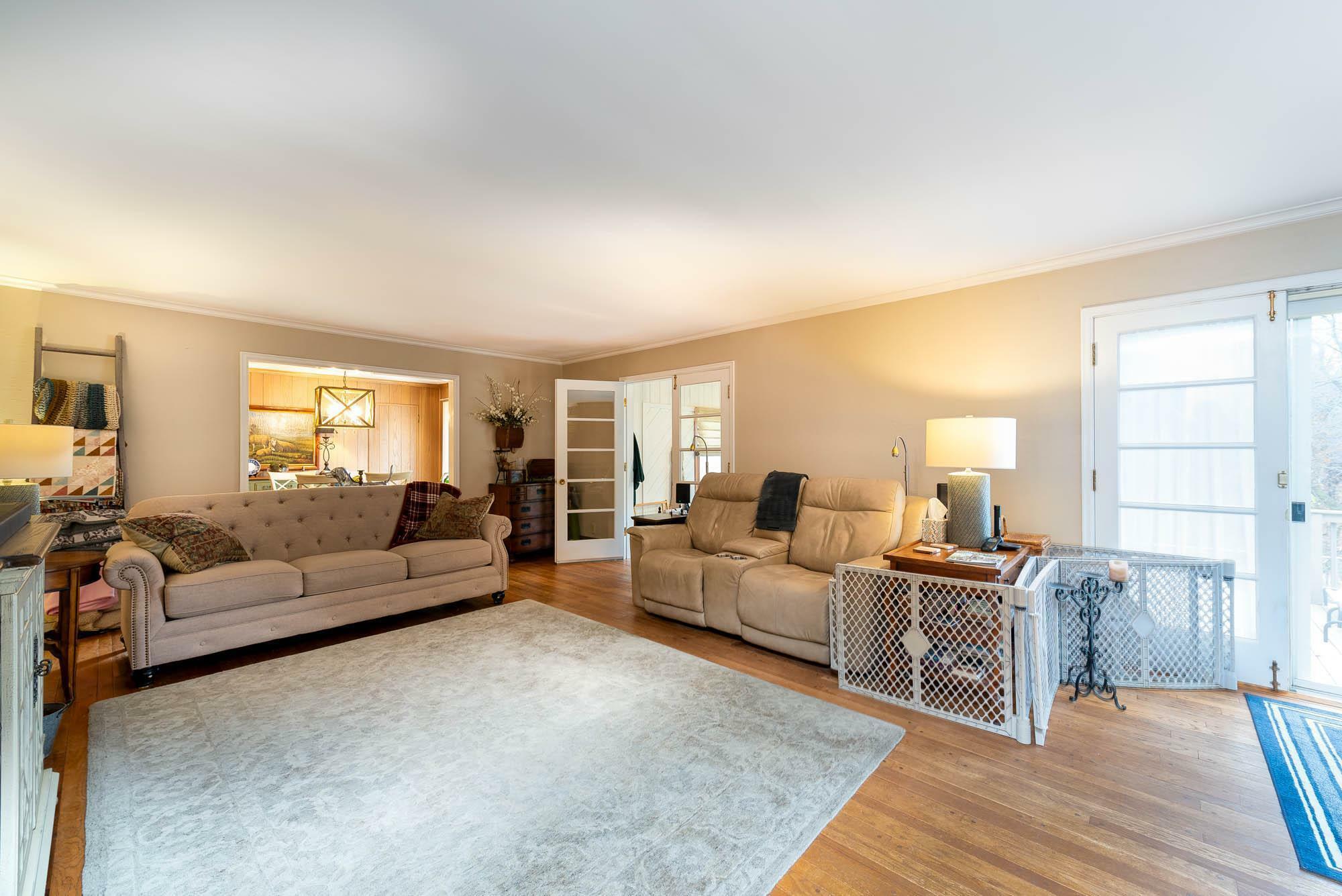 Property Photo:  4 Petticoat Lane  MN 56001 