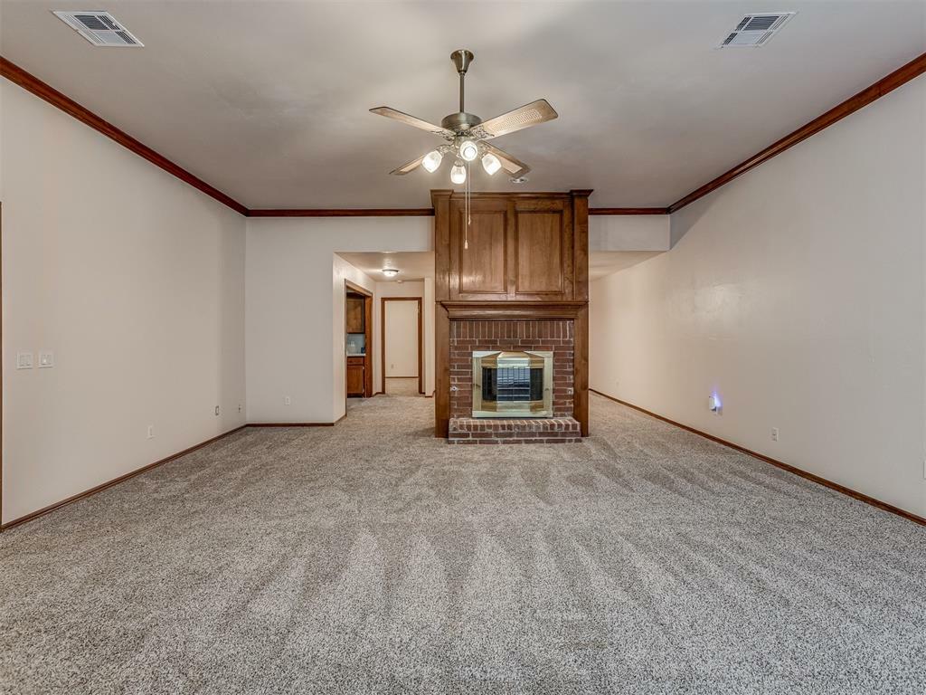 Property Photo:  17112 Valley Crest  OK 73012 