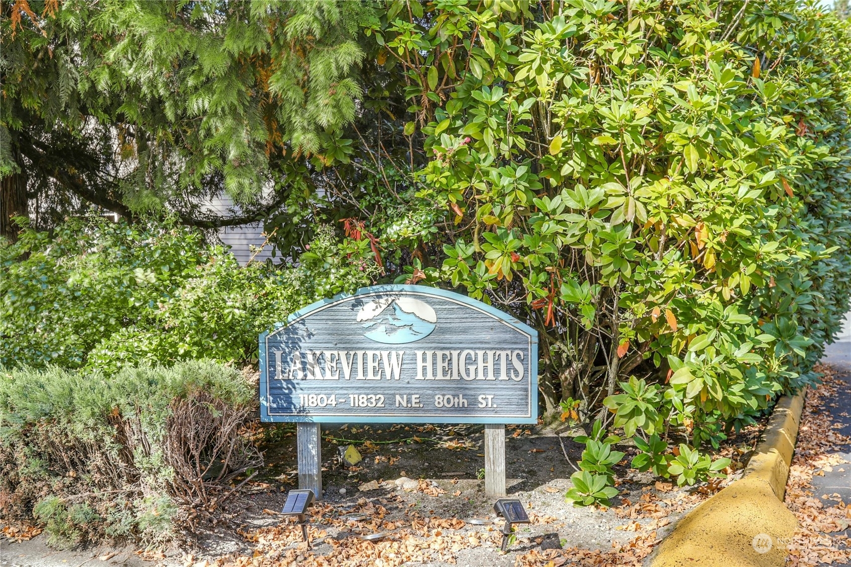 Property Photo:  11822 NE 80th Street 7  WA 98033 