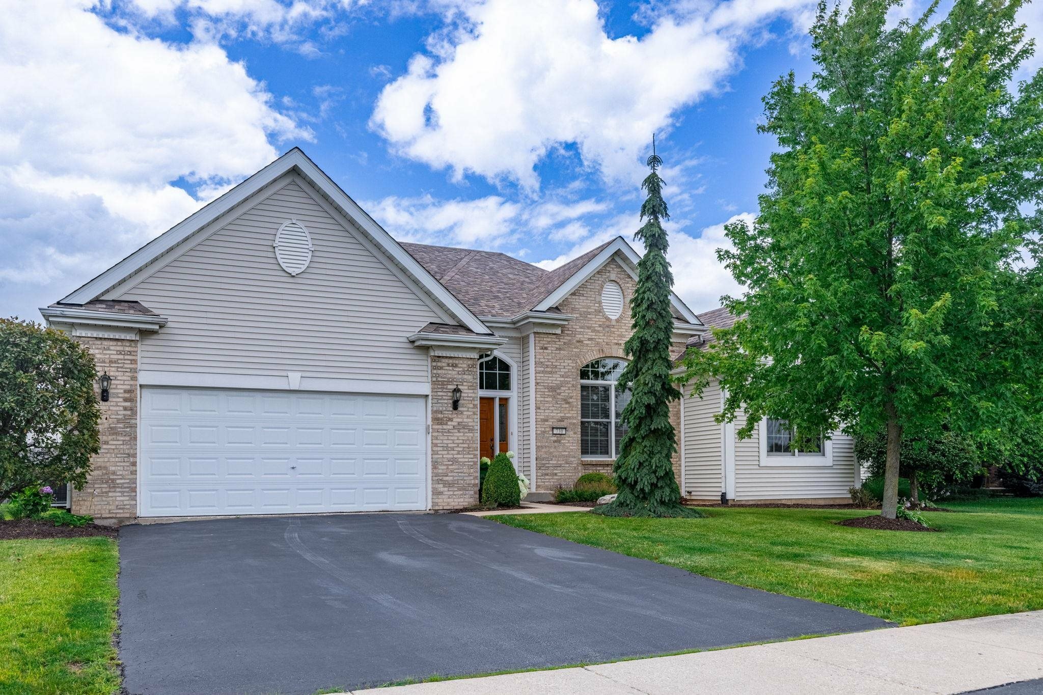 Property Photo:  730 Trent Lane  IL 61111 