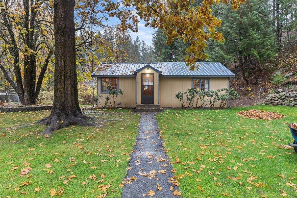 Property Photo:  19520 N Mt. Spokane Park Dr  WA 99021 