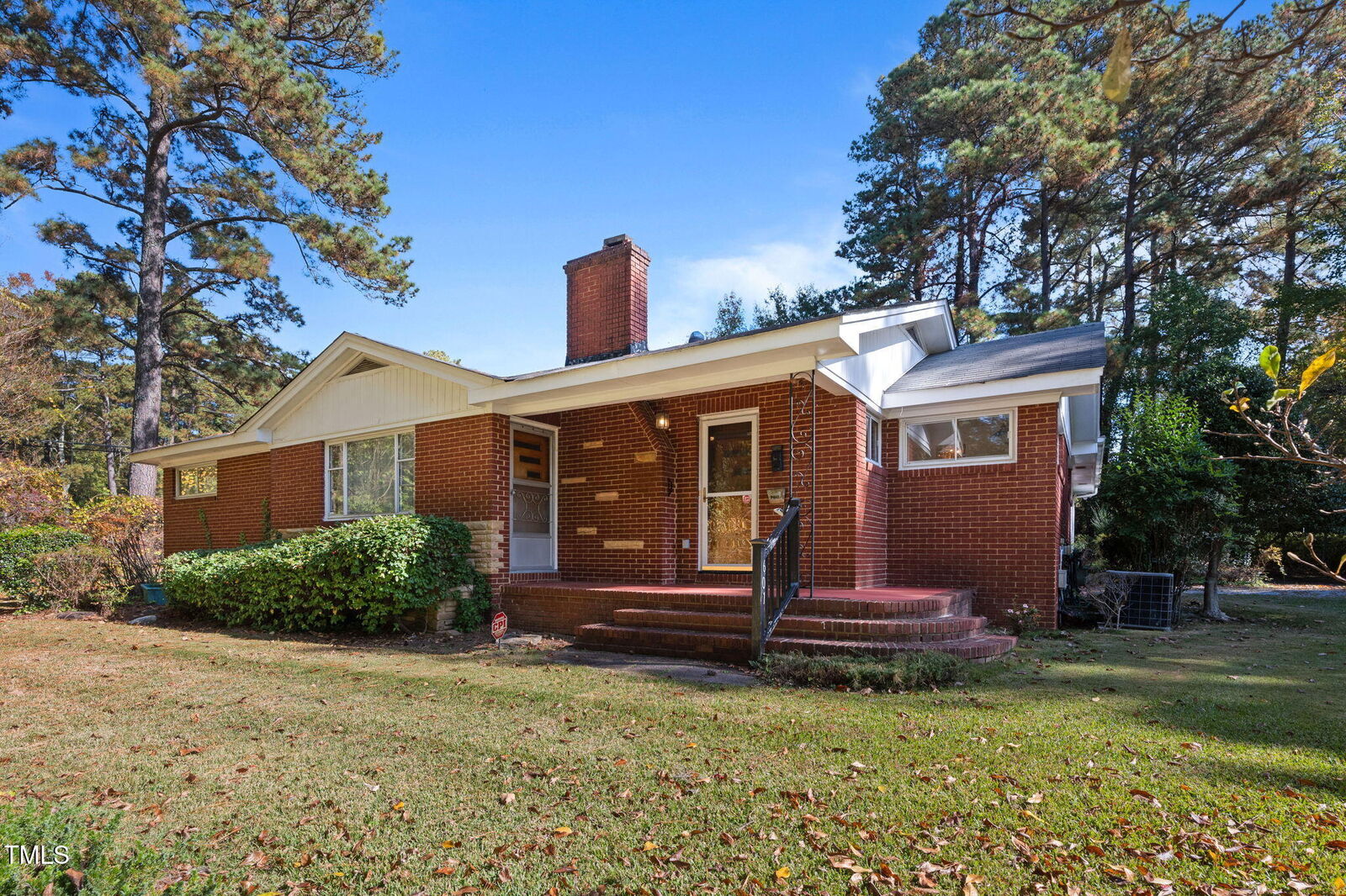 Property Photo:  601 Aversboro Road  NC 27529 