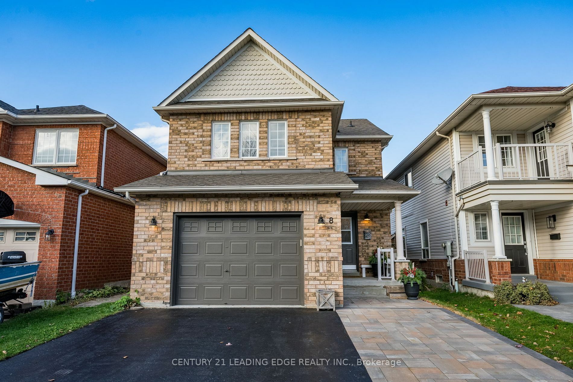 Property Photo:  8 Hulley Cres  ON L1S 7E4 