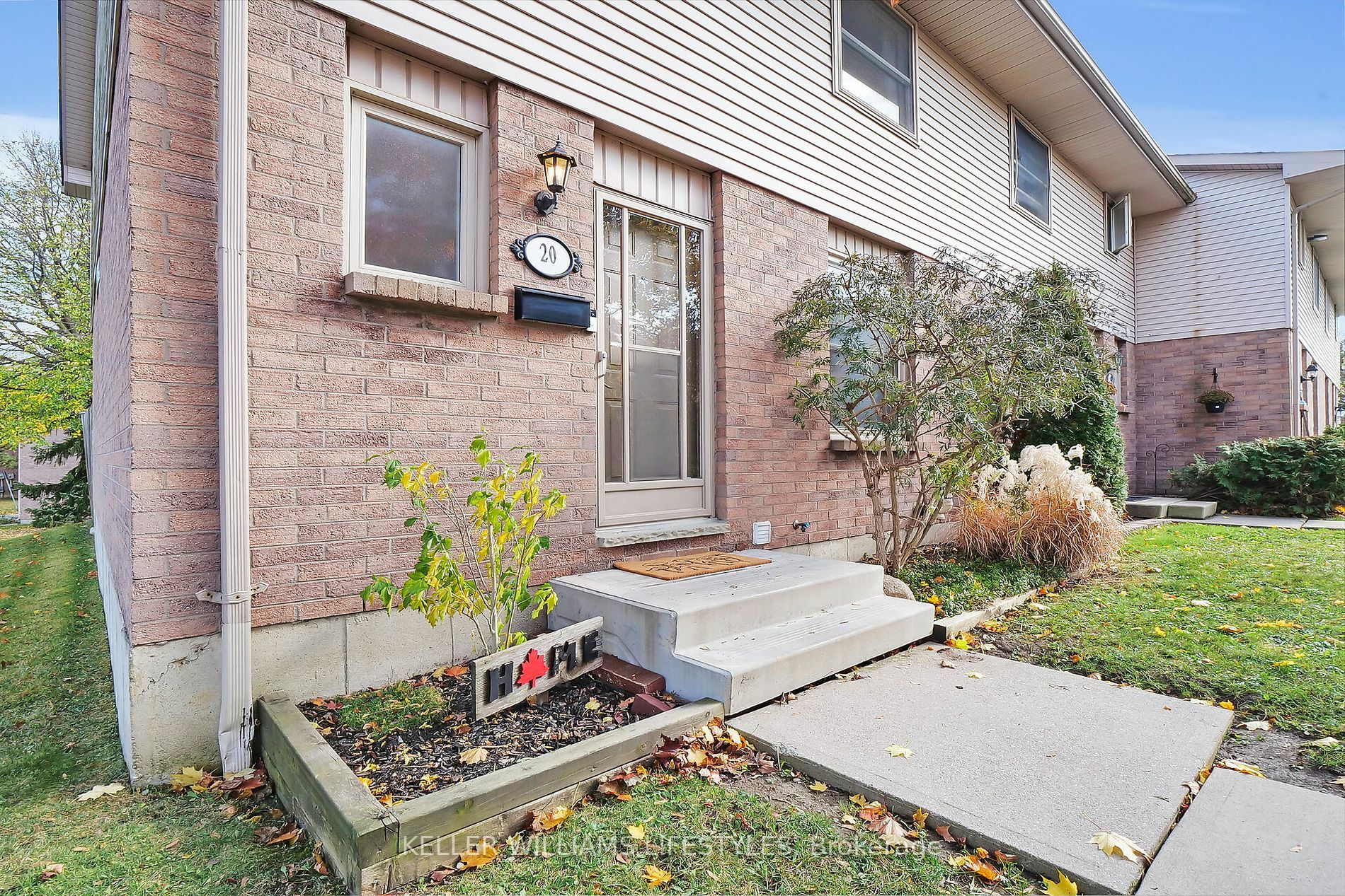 Property Photo:  1855 Aldersbrook Rd 20  ON N6G 4R7 