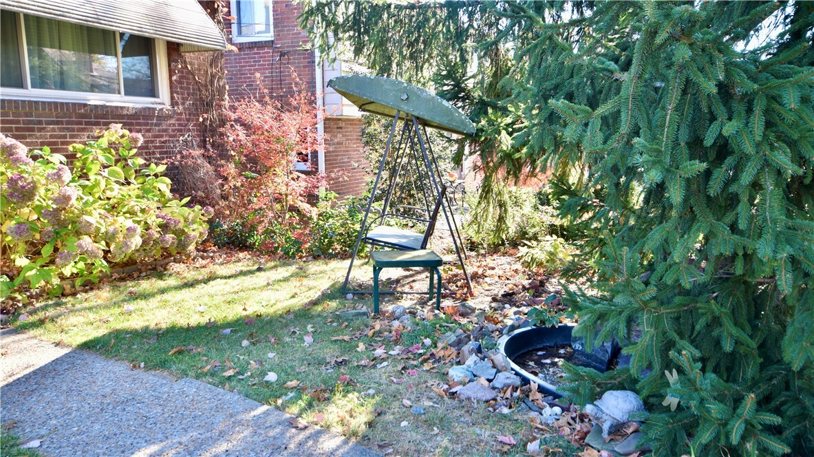 Property Photo:  433 Carnegie Drive  PA 15243 