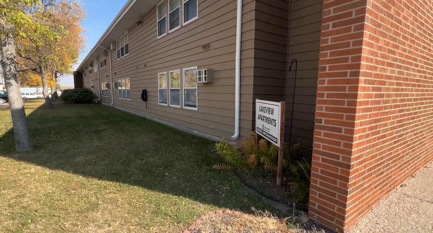 Property Photo: 301 12th St SD 57437