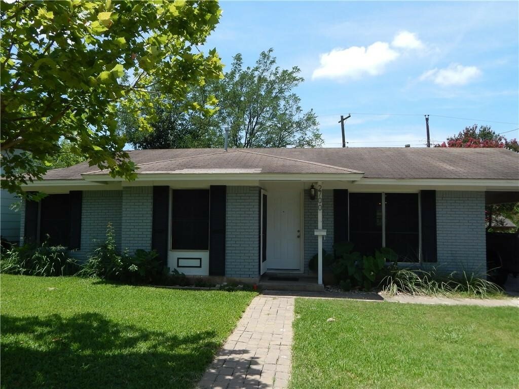 Property Photo:  2700 E East Side Drive  TX 78704 