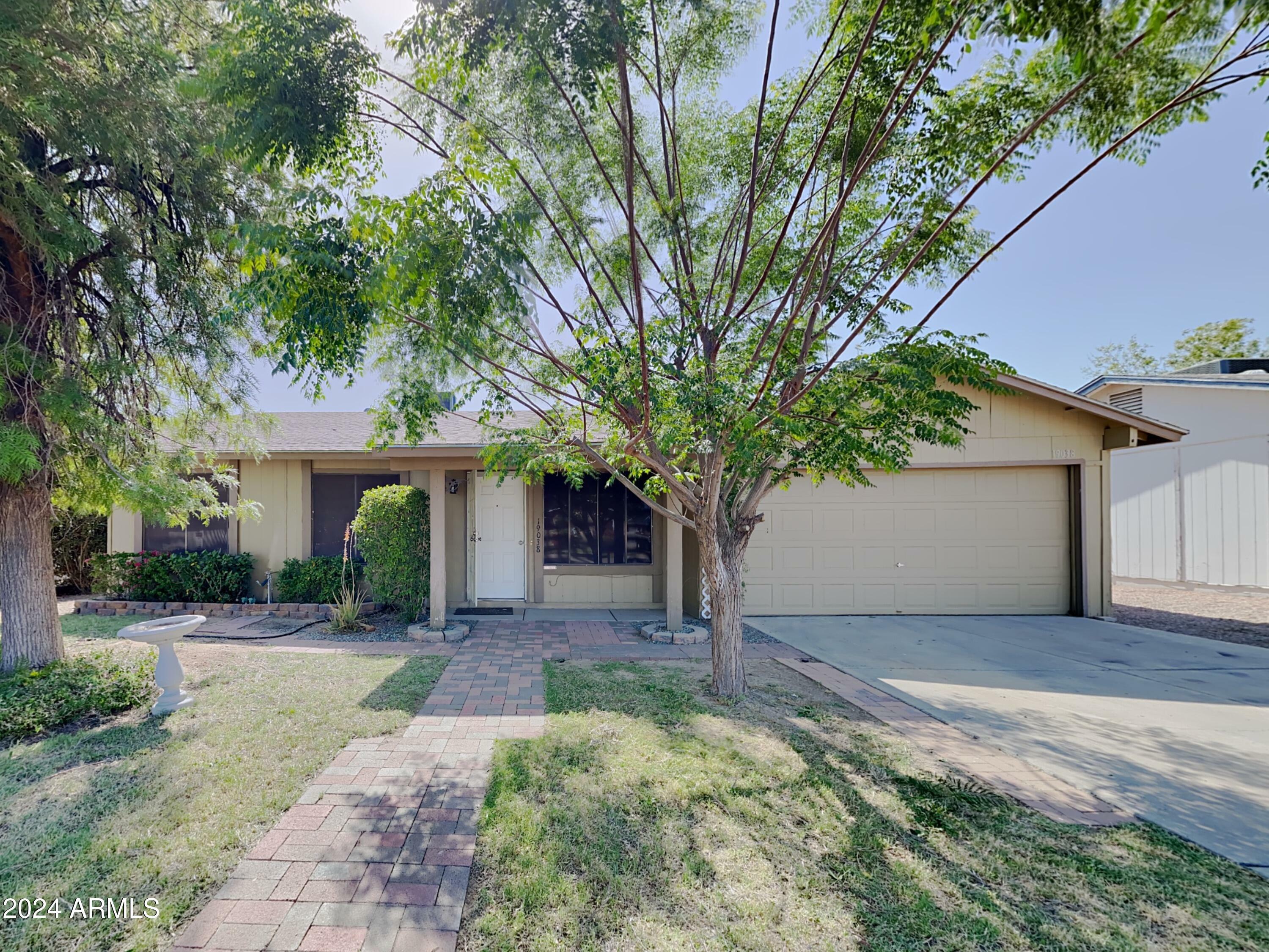 Property Photo:  19038 N 2nd Avenue  AZ 85027 