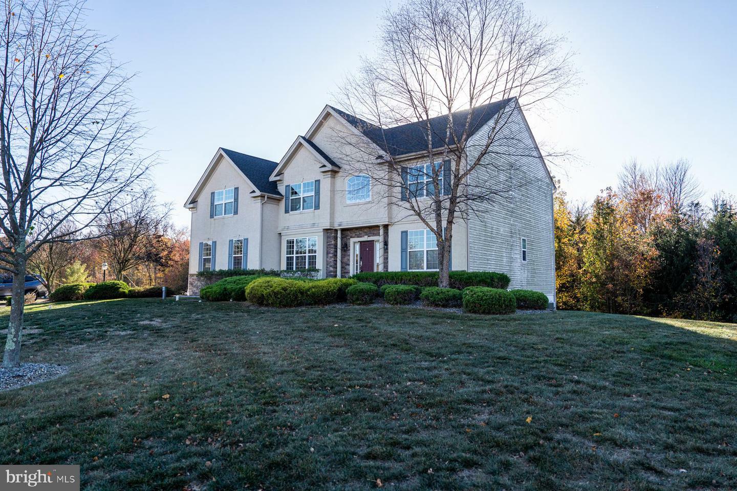 Property Photo:  13 Furlong Drive  NJ 08535 