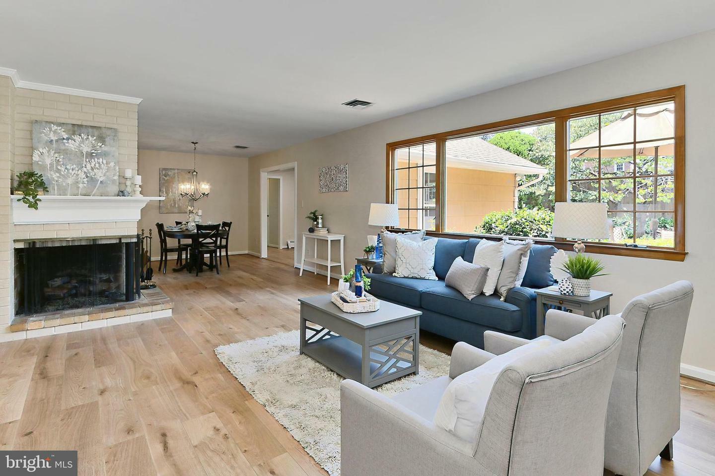 Property Photo: 7813 Evening Lane VA 22306