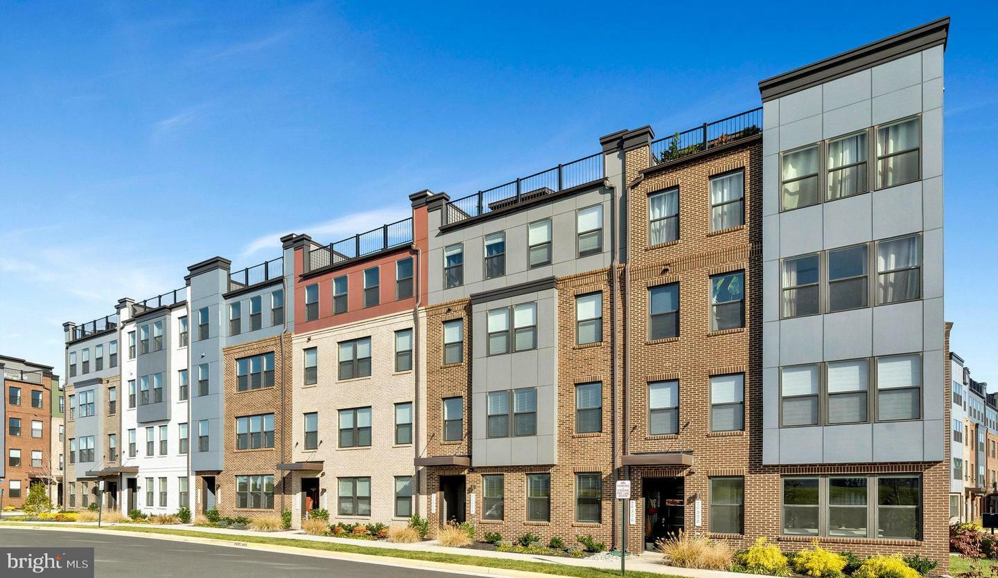 Property Photo: 20324 Newfoundland Square VA 20147