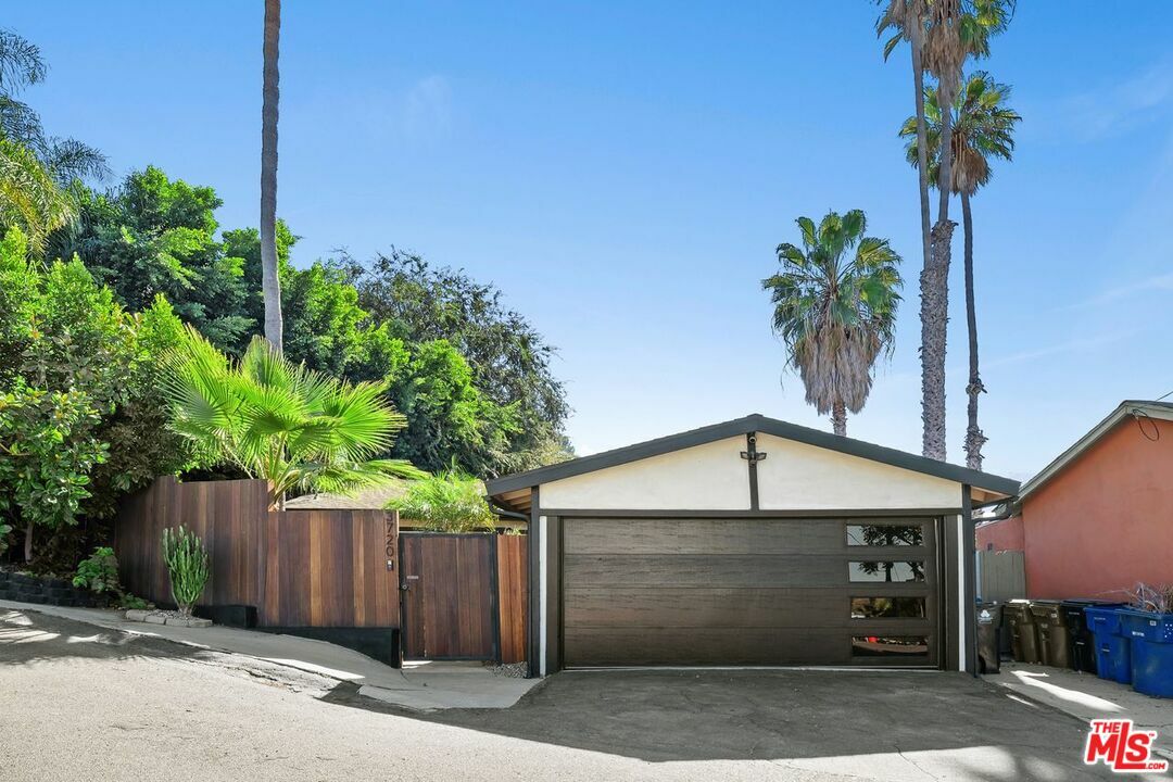 Property Photo:  3720   Kinney St  CA 90065 