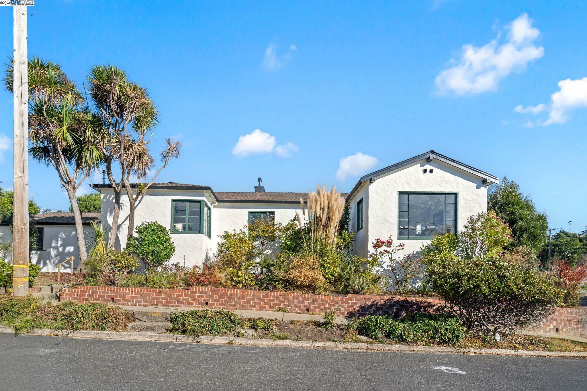 Property Photo: 2602 Ellerhorst Ave CA 94530