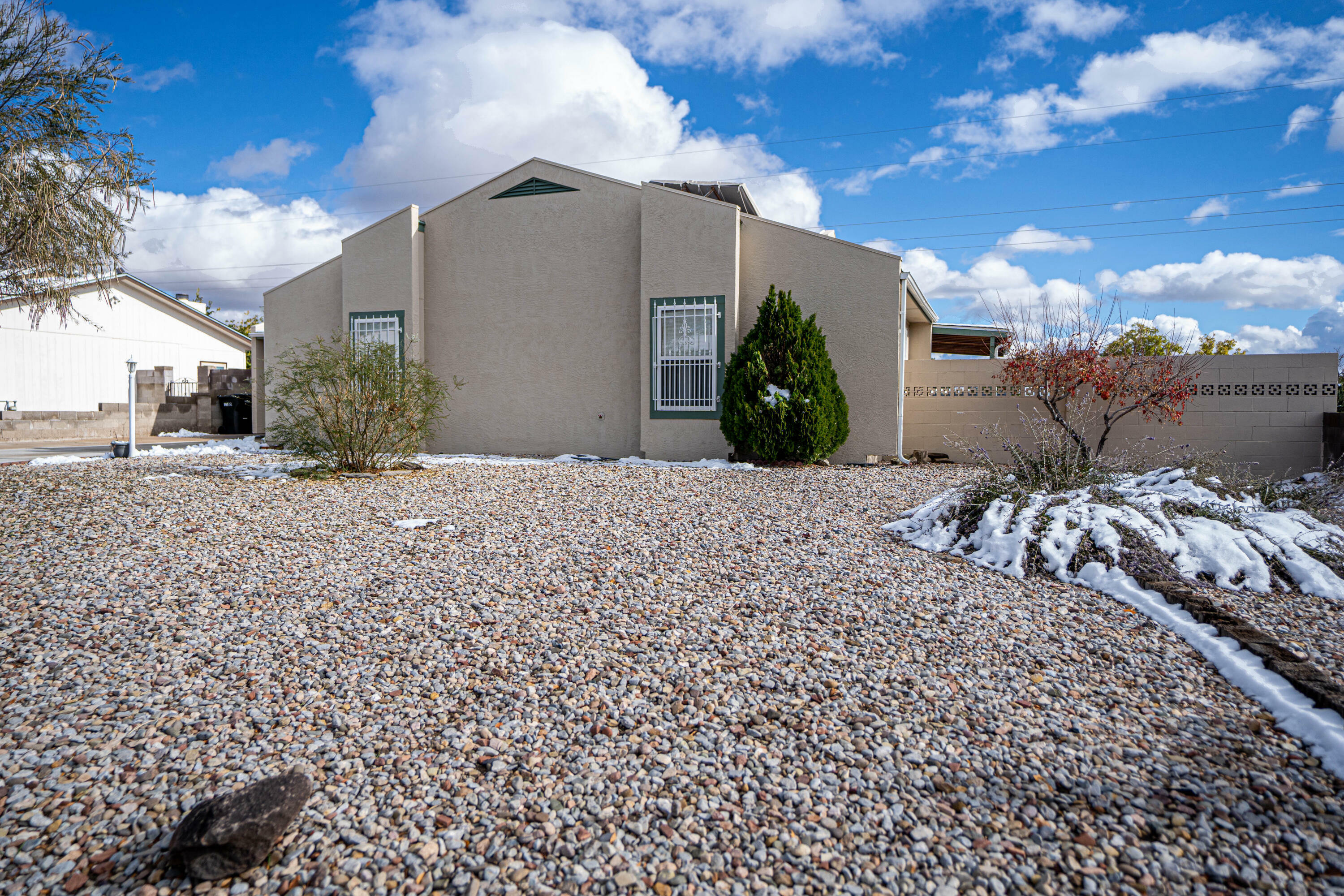 Property Photo:  102 Spring Road NE  NM 87124 