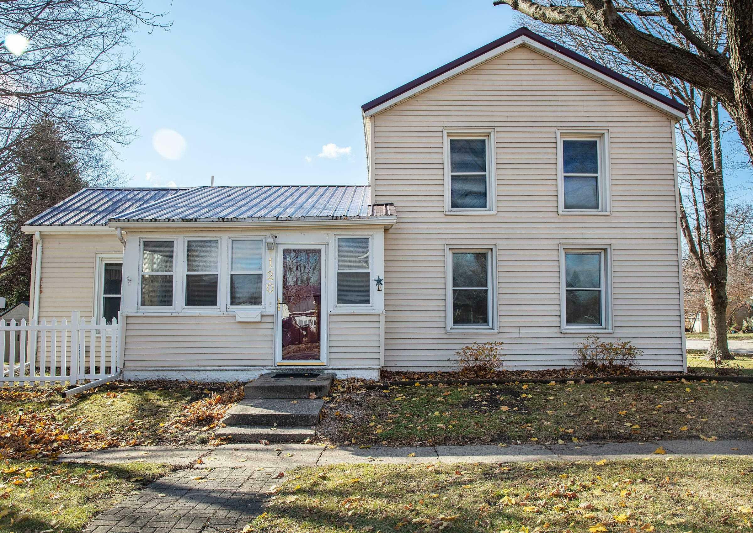 Property Photo:  120 W Washington Street  IA 50670 