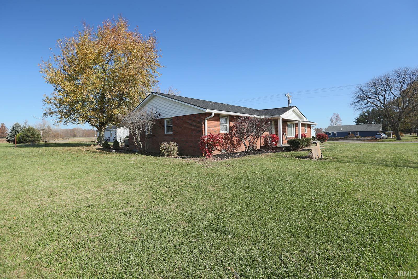 Property Photo:  5071 N County Road 600 East  IN 47360-9721 