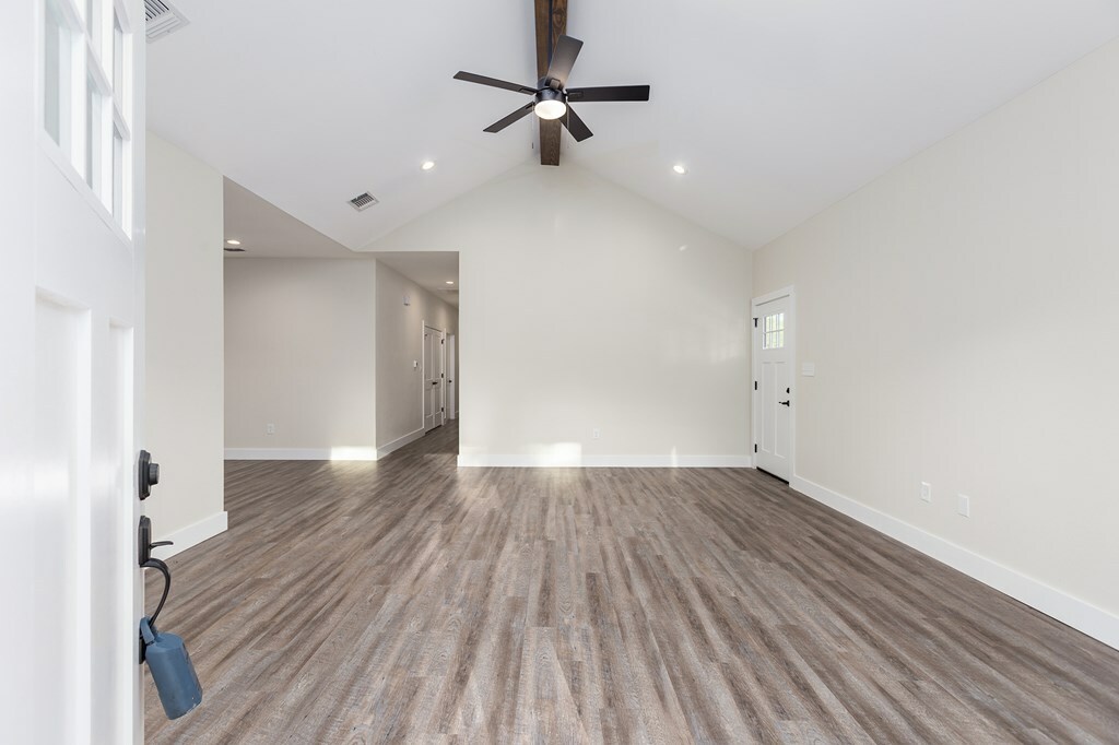 Property Photo:  106 N Garvan Street  TX 75901 