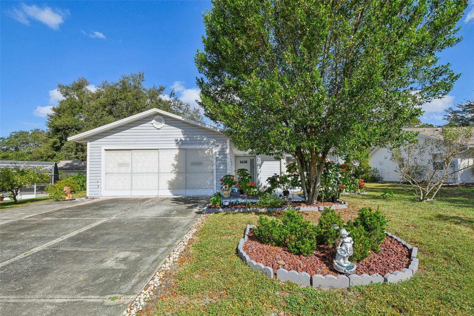 Property Photo:  1305 Moray Court  FL 34788 