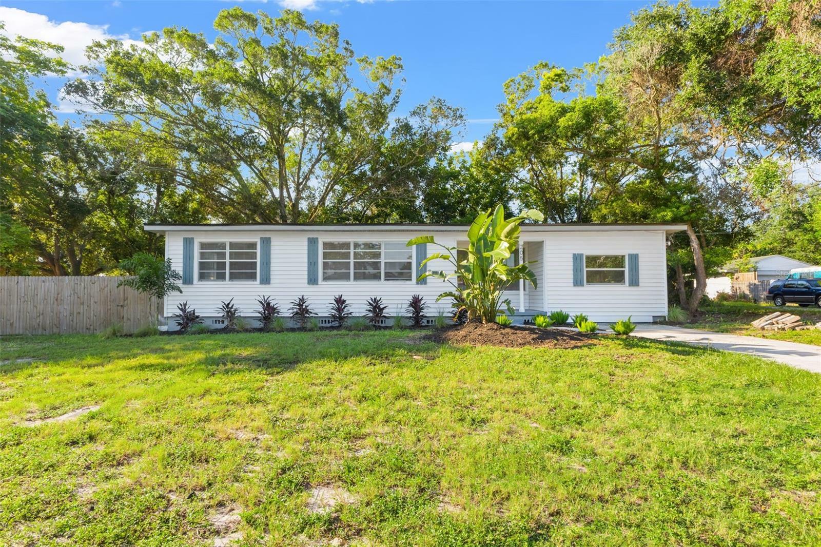 Property Photo:  205 7th Avenue SW  FL 33770 