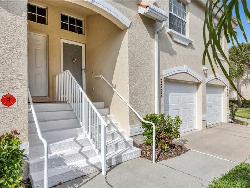 Property Photo:  7216 Cedar Hollow Circle 9-202  FL 34203 