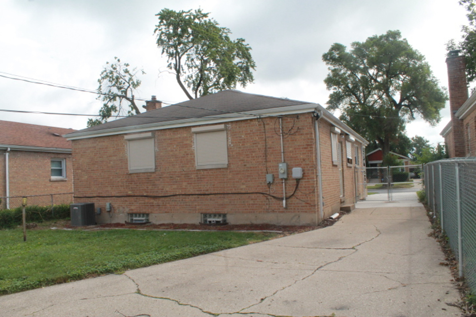 Property Photo:  12722 S Laflin Street  IL 60827 