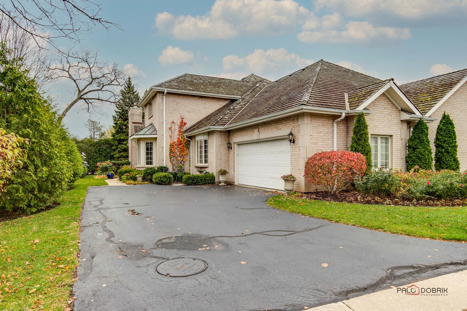 Property Photo:  1110 Pine Oaks Circle  IL 60045 