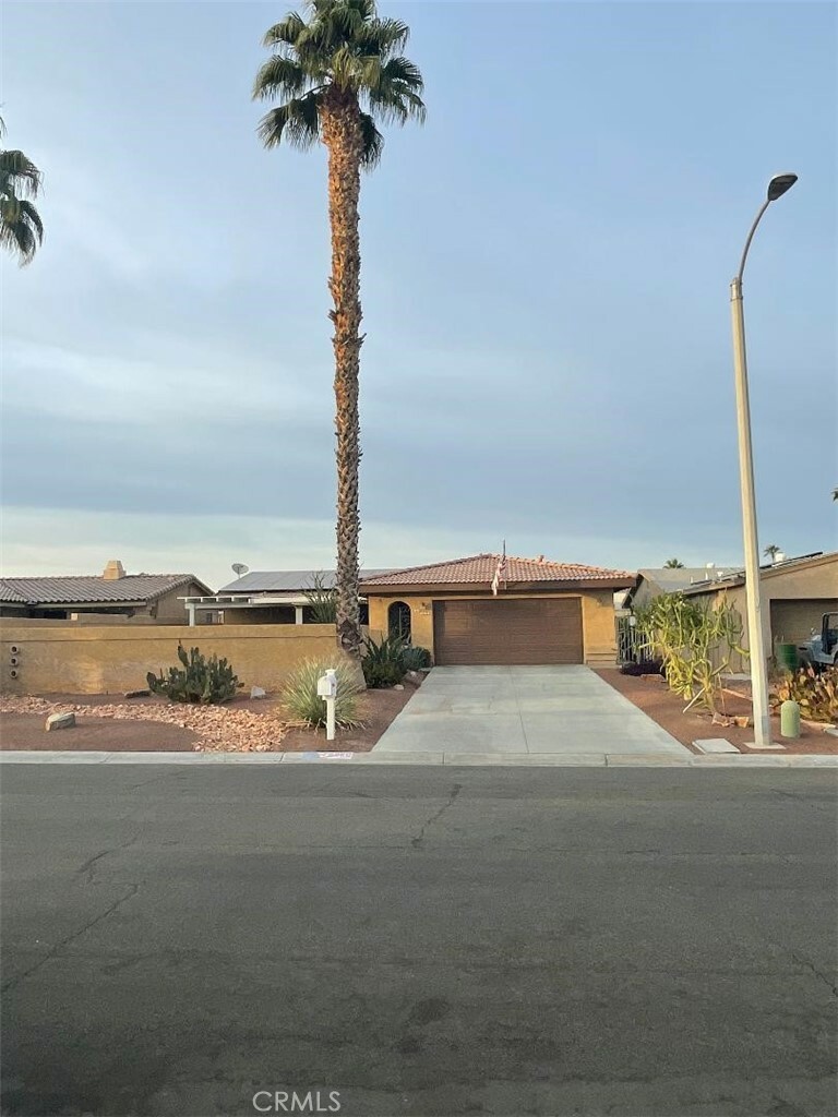 76960 Kentucky Avenue  Palm Desert CA 92211 photo