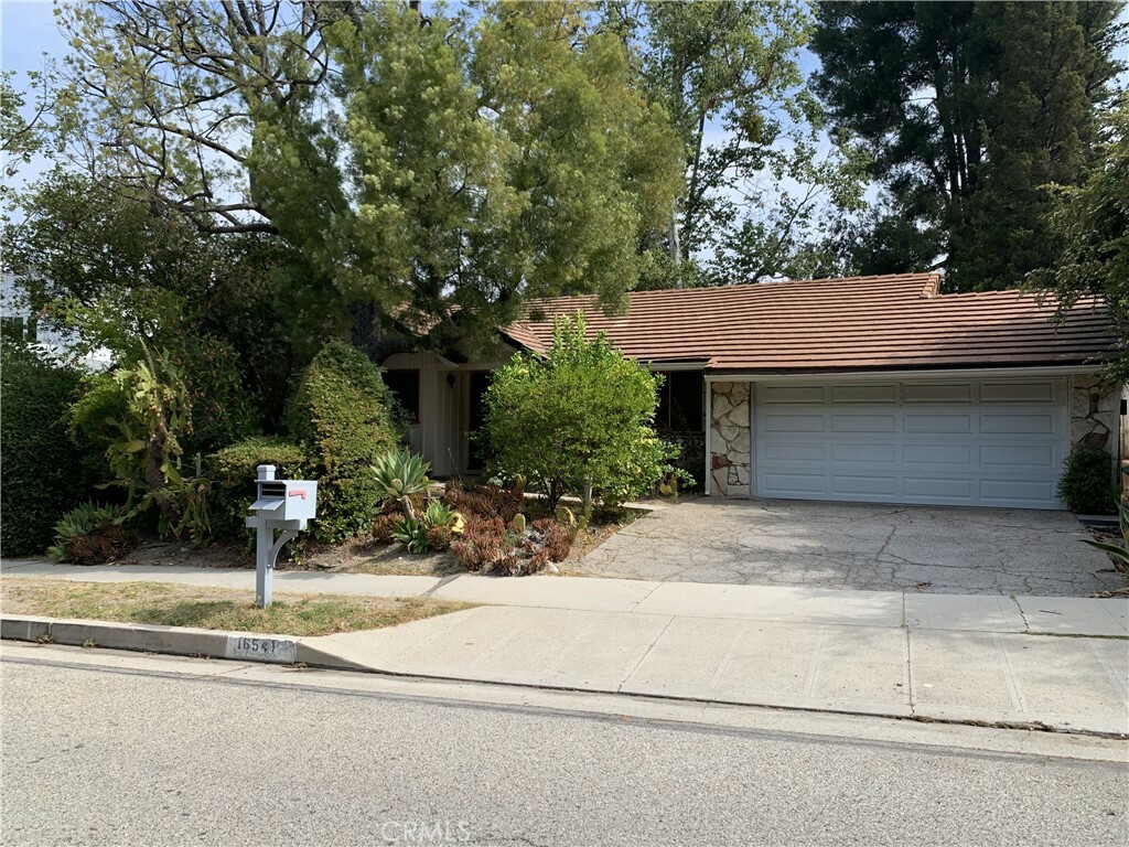 16541 Bosque Drive  Encino CA 91436 photo