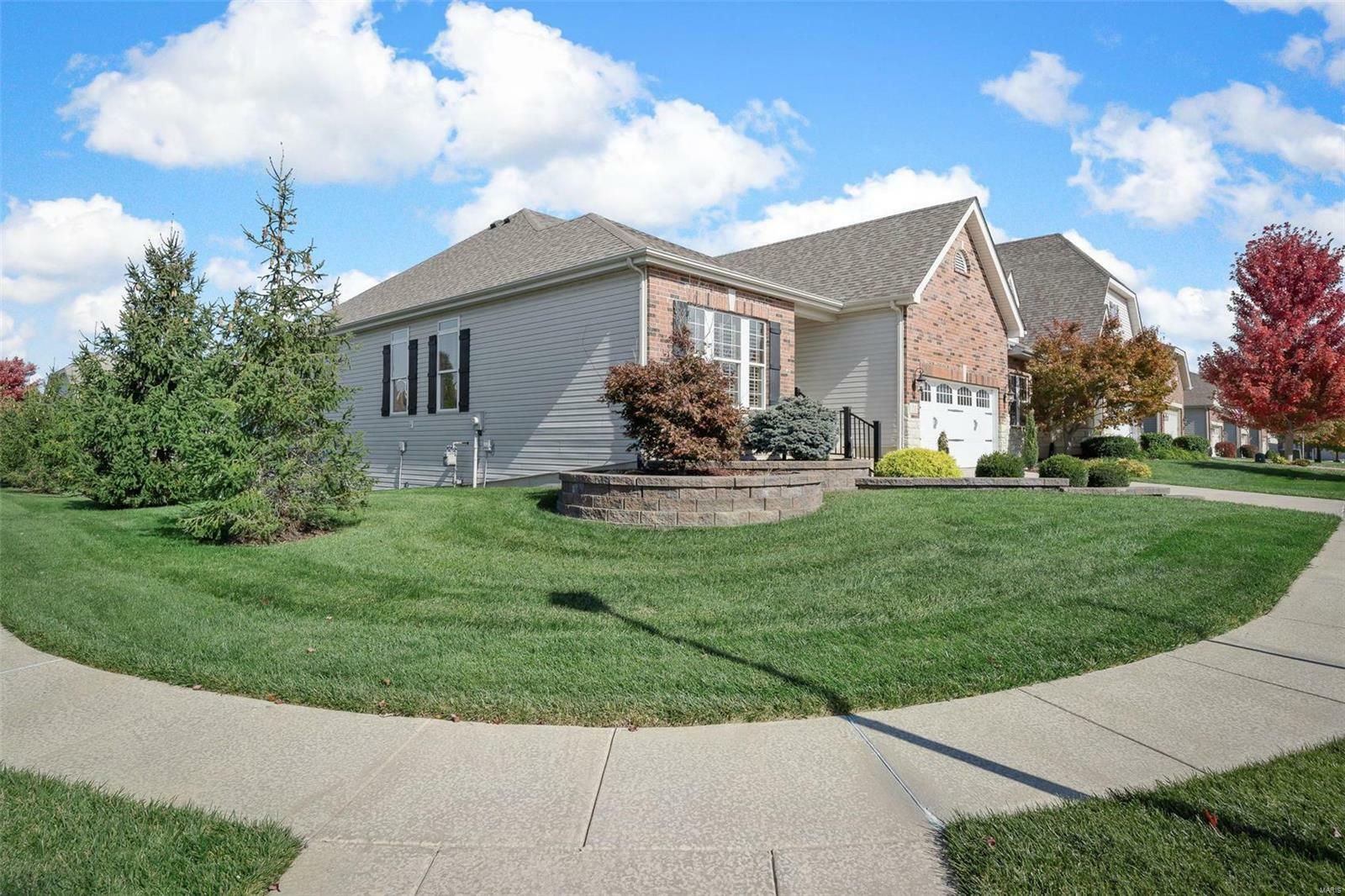 Property Photo:  11 Burgundy Place Drive  MO 63368 