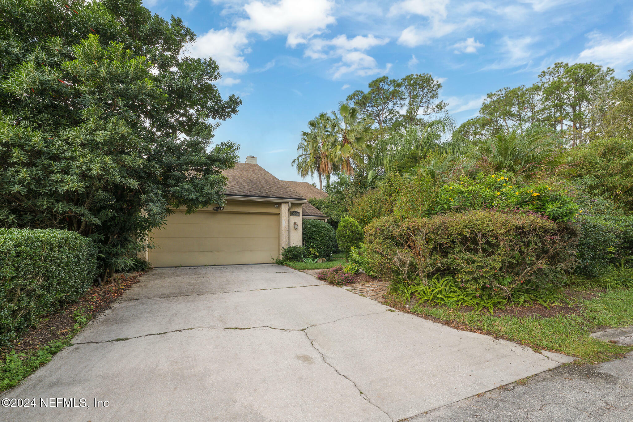 Property Photo:  11006 Citron Court  FL 32223 