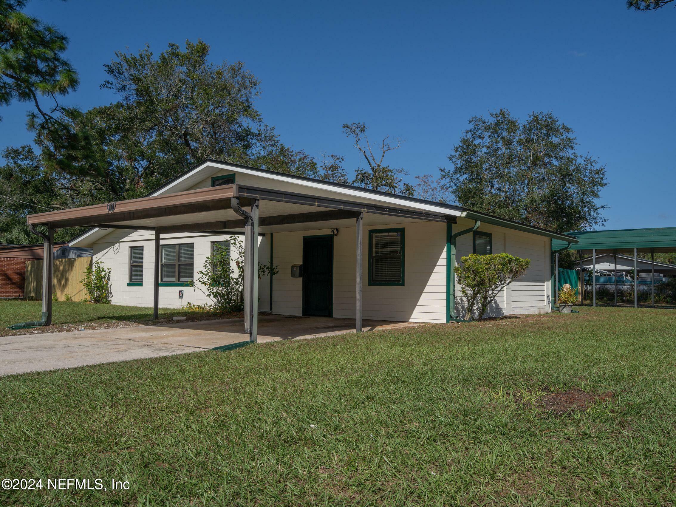 Property Photo:  907 N Tarin Drive  FL 32218 