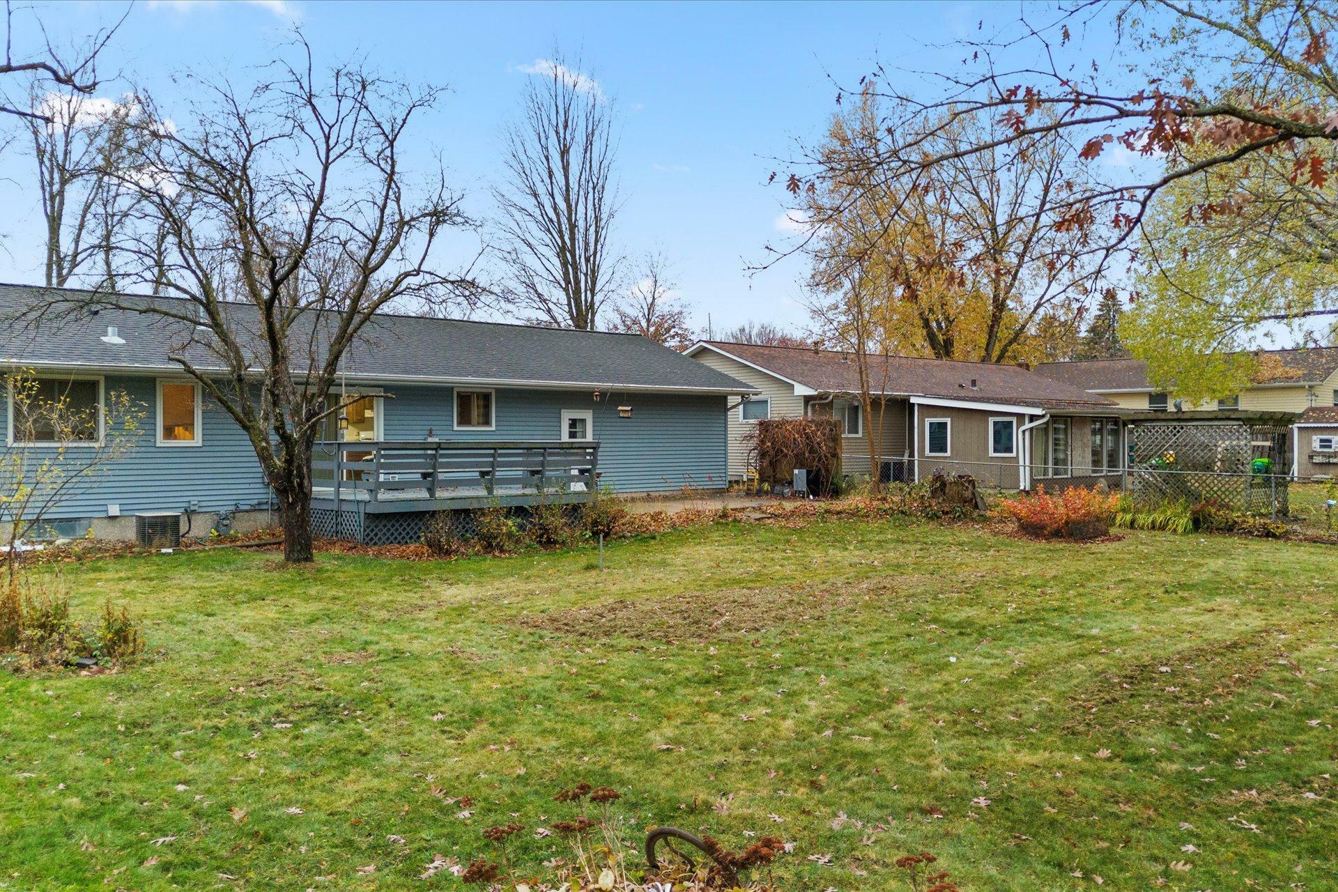 Property Photo:  919 Roosevelt Street  WI 54022 