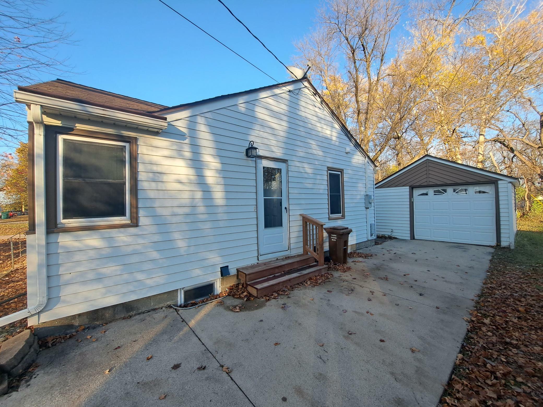 Property Photo:  508 Edgewood Avenue  MN 56007 