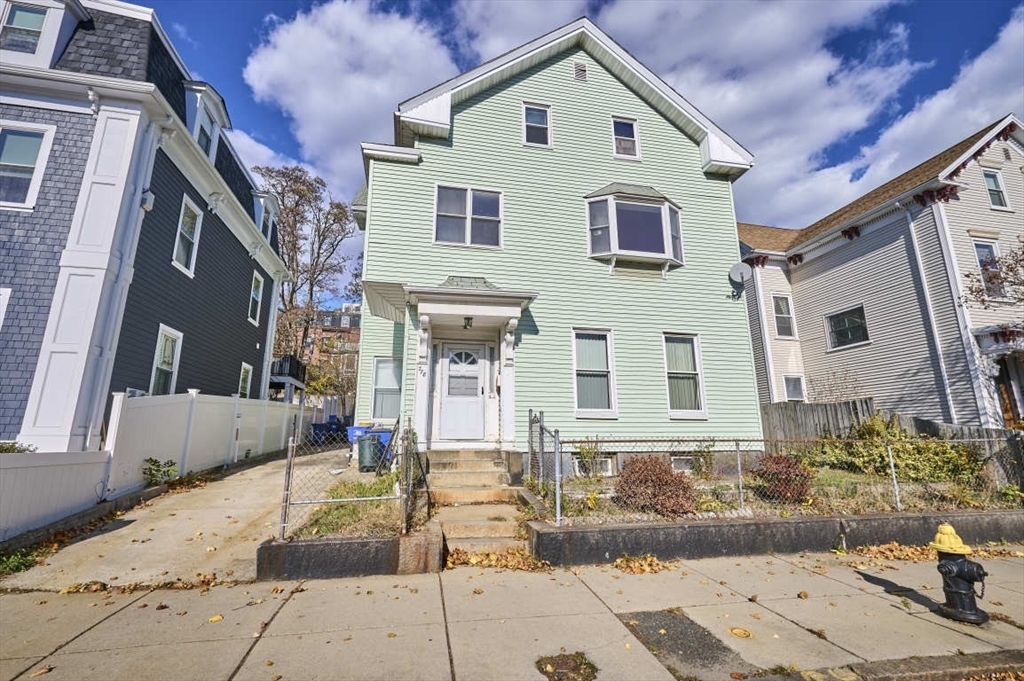 Property Photo:  778 E 4th St 2  MA 02127 