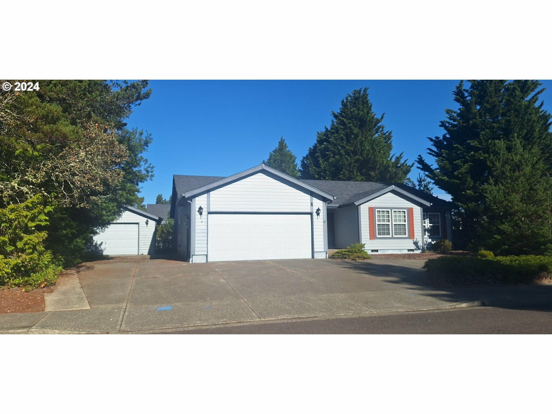 3905 Munsel Creek Dr  Florence OR 97439 photo